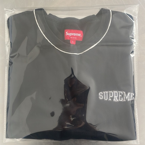 SUPREME Mens Piping Ringer Tee - Picture 9 of 9
